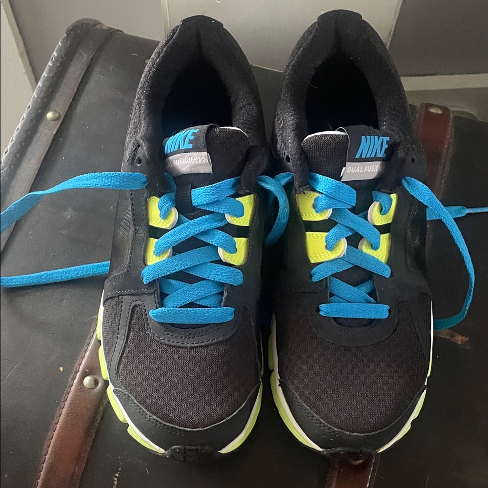 Nike Kids Black and Yellow Sneakers with Blue Laces